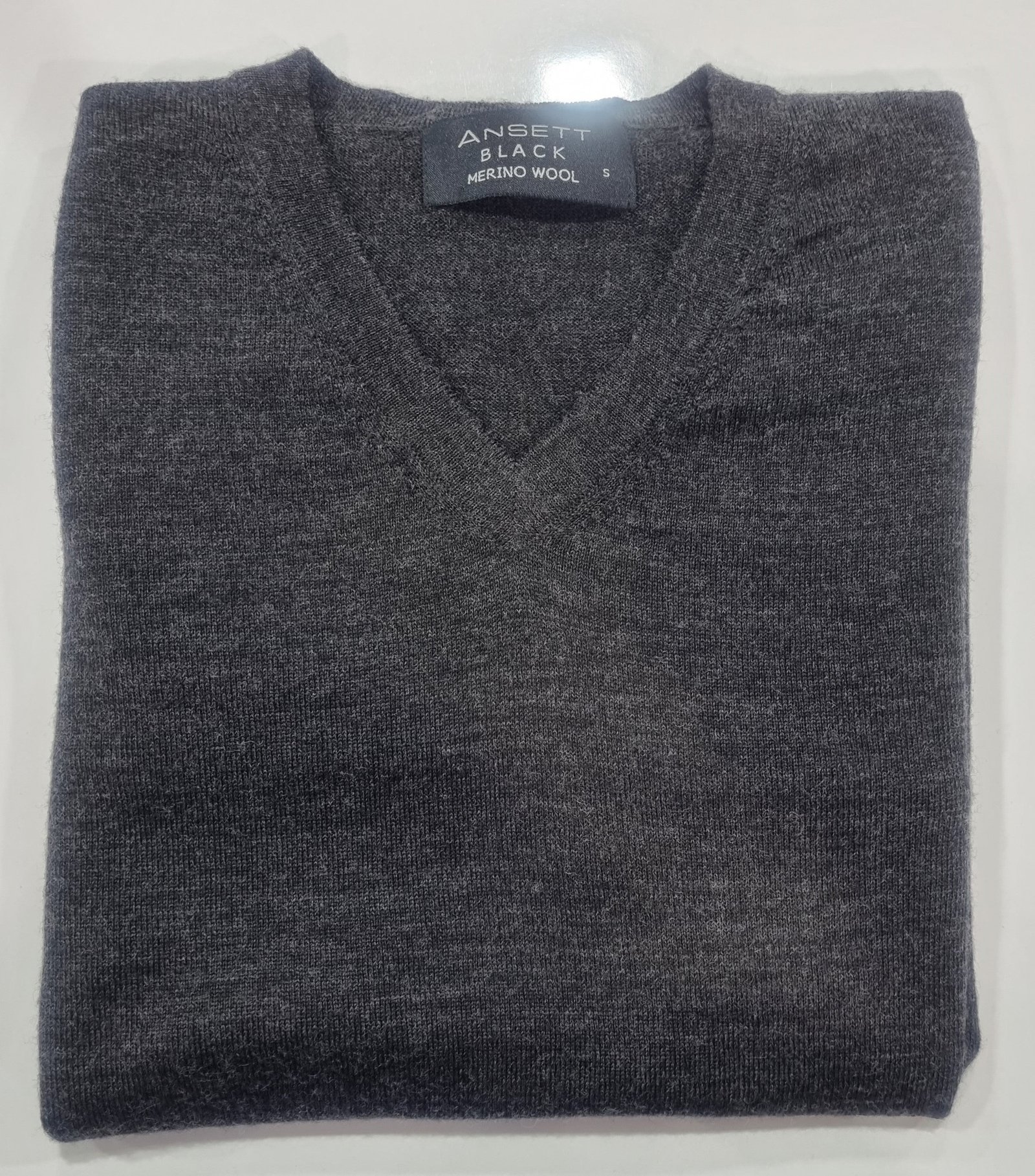 ANSETT Merino Wool Vee Charcoal